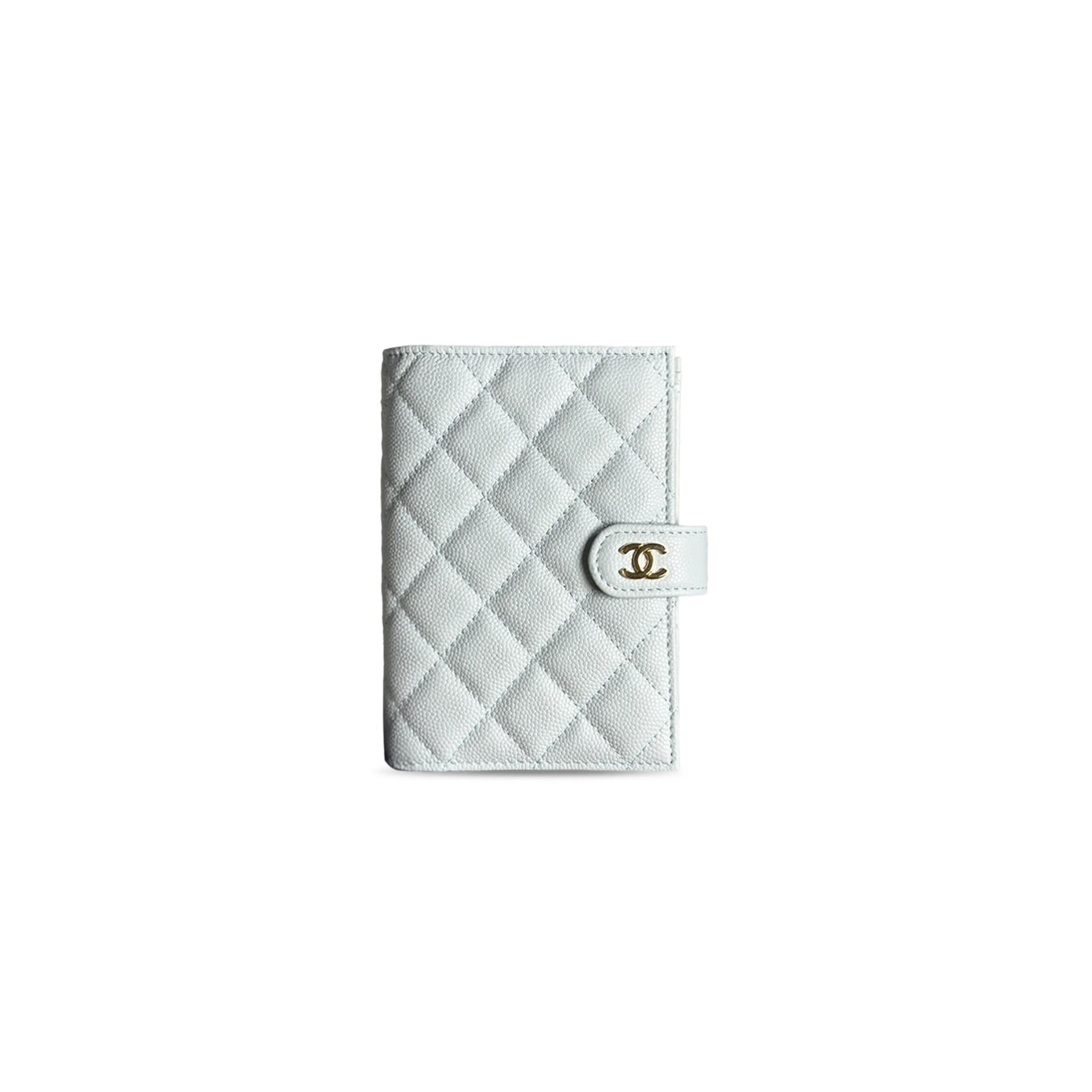CHANEL CAVIAR QUILTED PASSPORT HOLDER A96066 (15*10*3cm)